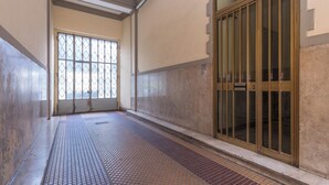 Property entrance - Casa Ester in San Salvario by Wonderful Italy (Turin)