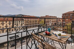Apartment | Terrace/patio - Casa Ester in San Salvario by Wonderful Italy (Turin)