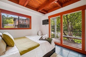 2 bedrooms, iron/ironing board, Internet, bed sheets