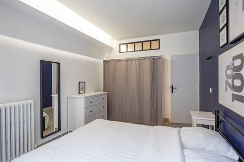 4 bedroom apartment in paris