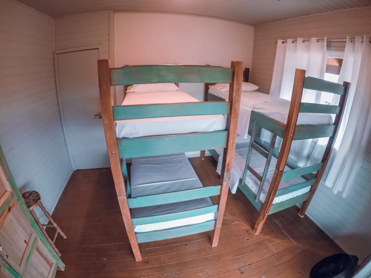 5 habitaciones, ropa de cama de alta calidad y decoración personalizada 