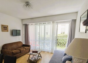 Living area - Appartement Calme et Confortable en Cœur de Ville , à 2 pas de la Grande Plage (Quiberon)