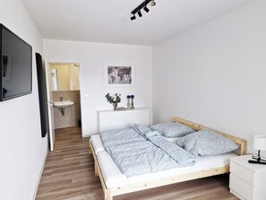 1 chambre, bureau, lit parapluie, Wi-Fi gratuit