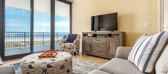 Wave Watcher: 3/2 Condo with stunning Gulf views at your beachside haven