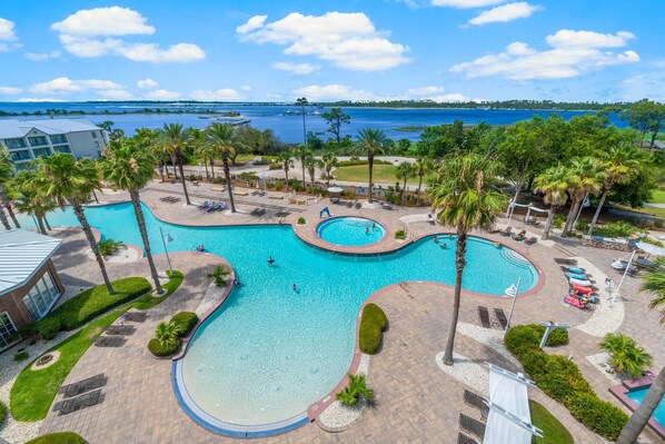 A heated pool - FREE Daily Golf! Reflections 506 Amazing Views, Heated Resort Pool & Hot Tub! (Panama City)