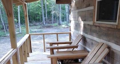 âThe Fox Denâ WhittleSticks Cabin in Lancing