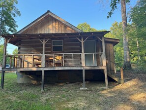 Exterior - “The Fox Den” WhittleSticks Cabin in Lancing (Lancing)