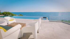 Outdoor pool - 8 Bedroom Villa in tomino (tomino)