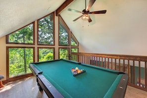 Games room - Charming 2BD Cabin w/ HOT TUB! Close to Town! (Gatlinburg)