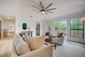 Smart TV, books, stereo