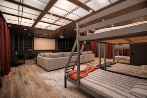 5 habitaciones, escritorio, tabla de planchar con plancha y wifi gratis 