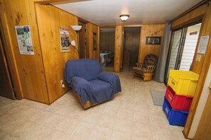 Interior - Paddle Inn, 3BR lakefront cabin on the Horseshoe Chain of Lakes in Richmond, MN (Richmond)
