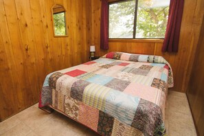 3 bedrooms, WiFi, bed sheets - Paddle Inn, 3BR lakefront cabin on the Horseshoe Chain of Lakes in Richmond, MN (Richmond)