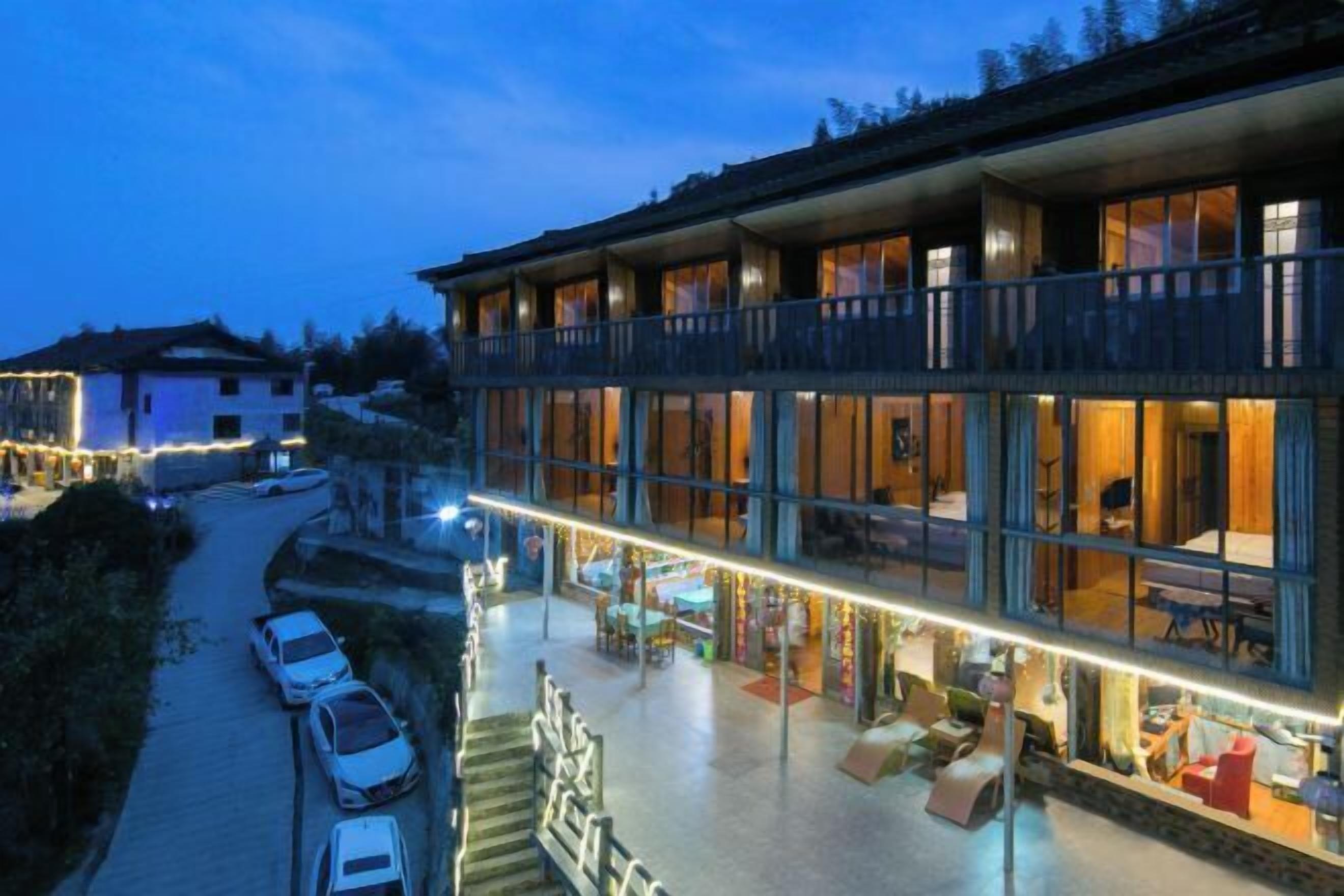 المنشأة من الخارج