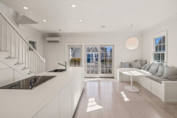 Interior - Central, modern cottage with parking and water view (Provincetown)