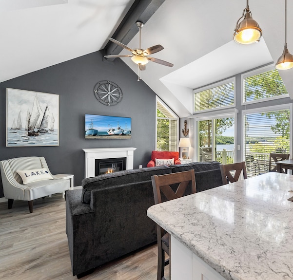 Lakeview Cottage Home In Tan-tar-a / Margaritaville Resort In Osage Beach. - Camdenton, MO