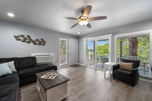 Smart TV, fireplace - Lakeview Cottage home in Tan-Tar-A / Margaritaville Resort in Osage Beach. (Osage Beach)