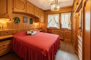 3 bedrooms, free WiFi, bed sheets - Casa Cinque Torri, with Dolomiti view (Cortina d´Ampezzo)