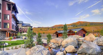 Newly built home with pool, hot tub, & gym - walk to gondola