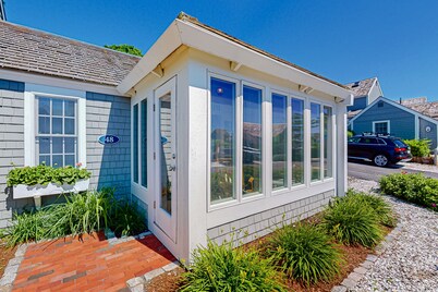 Charming Seaside Cottage Central to the Beach and New Seabury Resort Community
