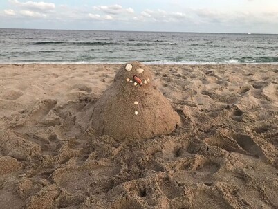 One bedroom private apt 2 blocks to beach