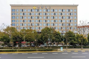Exterior - JI Hotel (Shanghai Hongqiao National Exhibition and Convention Center) (Shanghai)