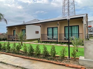 ด้านหน้าที่พัก