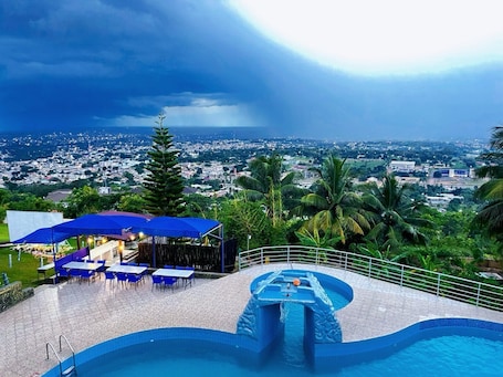 Exterior. African Hill Resort