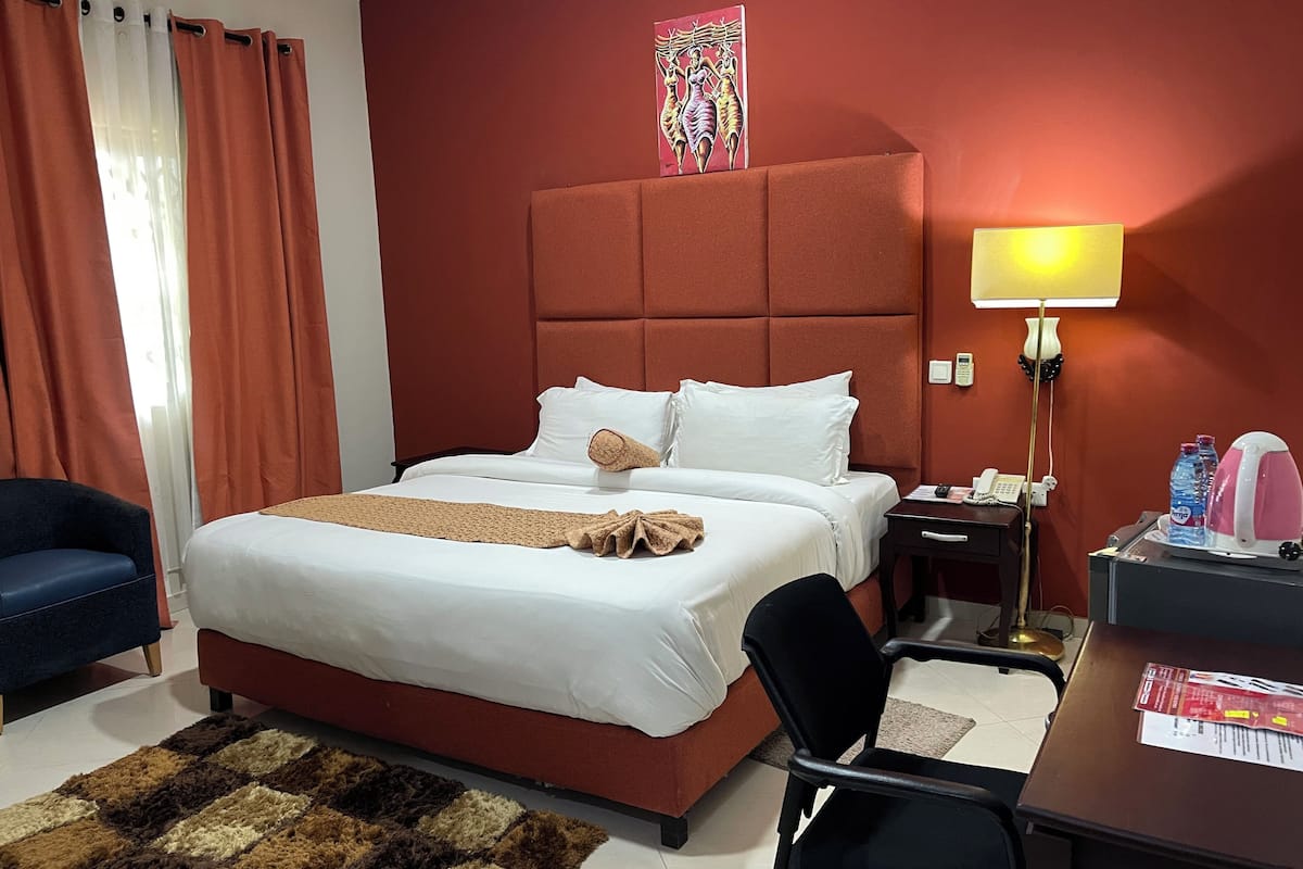 Habitación Confort doble, 1 cama de matrimonio, balcón, vistas a la montaña | Baño