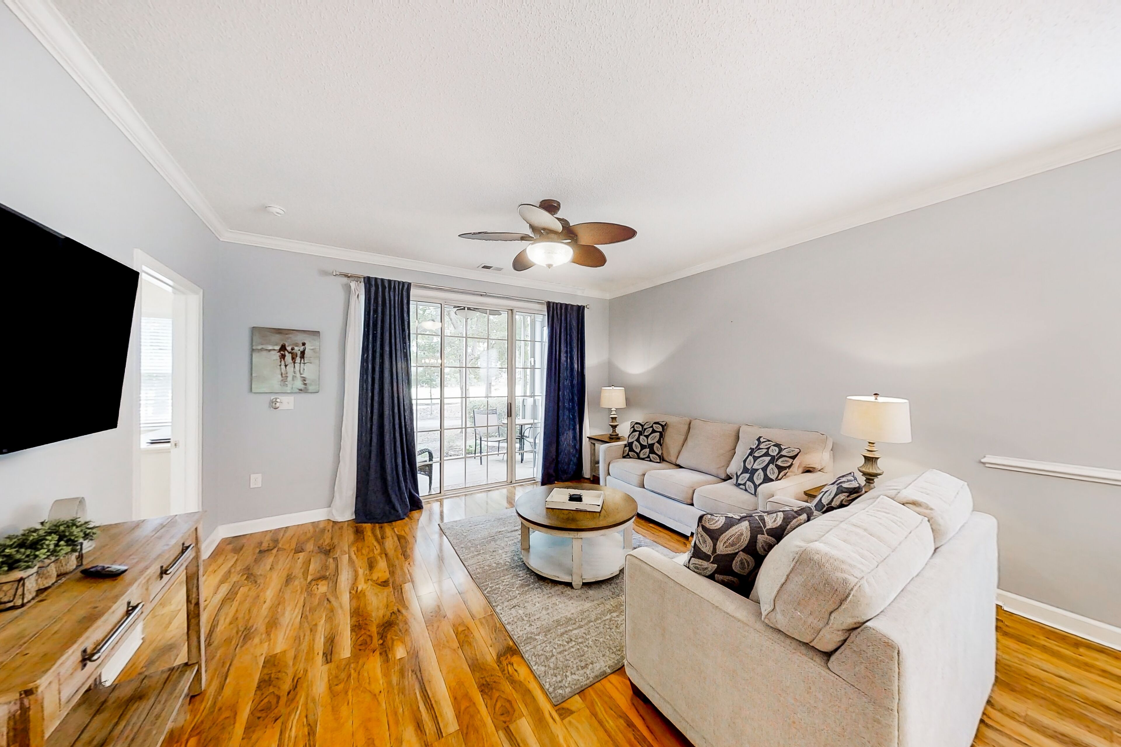 1st floor condo with pools, hot tub, central AC & onsite golf