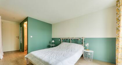 Heated indoor swimming pool - oyster beds