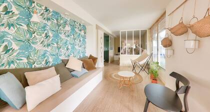 Heated indoor swimming pool - oyster beds