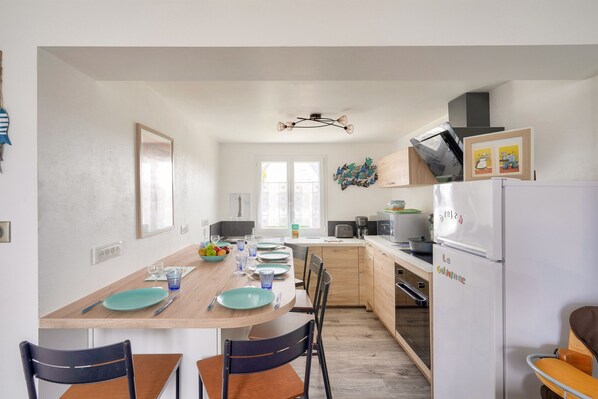 Køleskab, mikrobølgeovn, ovn, opvaskemaskine