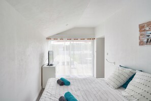 3 slaapkamers, een strijkplank/strijkijzer, gratis wifi