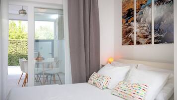 Superior Bungalow, Beachfront | Free WiFi, bed sheets