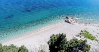 Beachfront Villa near Zlatni rat