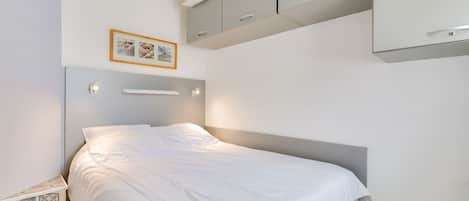1 bedroom, iron/ironing board