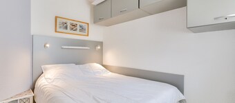 Apartment with sea and marina view