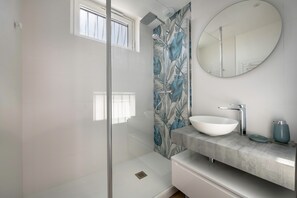 Een douche, een haardroger