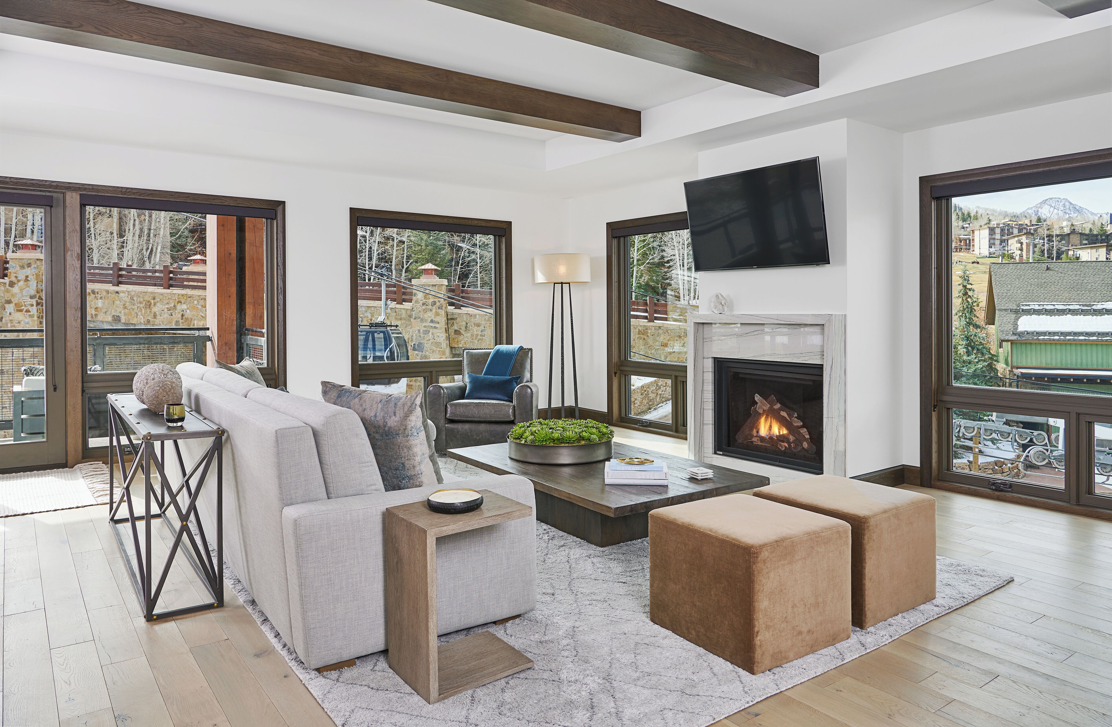 LOCATION! LOCATION! LOCATION! Snowmass 3-bedroom corner unit next to Gondola