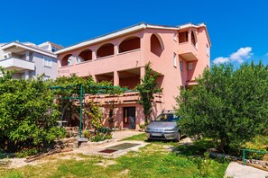 Apartment, 2 Bedrooms, Balcony, Garden View | Exterior