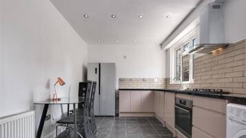 Room, 1 Bedroom, City View | Living room
