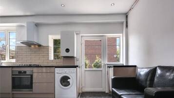 Room, 1 Bedroom, City View | Living room