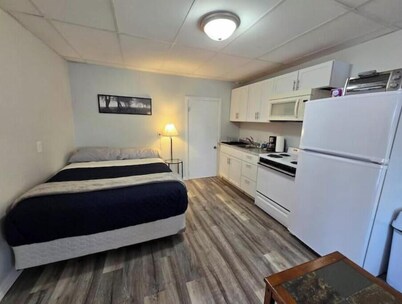 Affordable Extended Stay with Private Access!