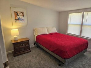 1 bedroom - Entire House and Garage for Extended Stay! (Huron)