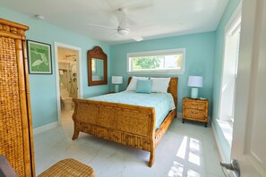 3 habitaciones, caja de seguridad en la habitación y escritorio