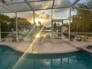 Pool - Gorgeous canal front 3/3 with screened in pool/hot tub in the beautiful FL Keys (Marathon)