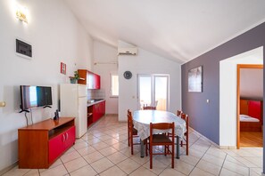 Dining - Comfortable Apartments Malina C6 br 8 (Novalja)