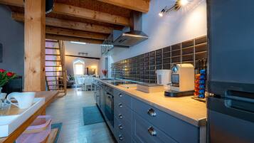 Frigorífic, forn, placa de cuina i rentaplats