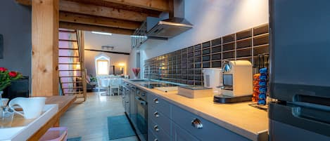 Kühlschrank, Ofen, Herdplatte, Geschirrspüler
